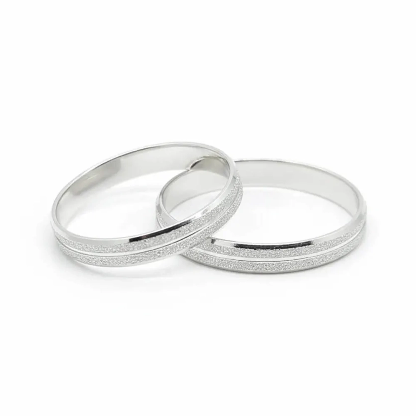Aliança de Compromisso de Prata Chanfrada Diamantada e Reta por Dentro com 3,5mm