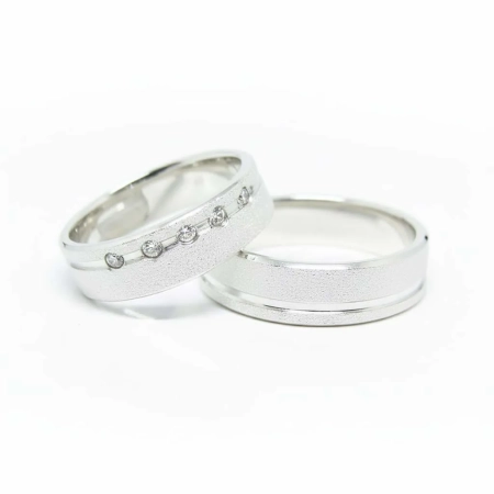 Aliança de Namoro de Prata 950 Reta e Semi Anatômica Diamantada com Zircônias 6,0mm