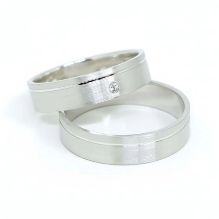 Aliança de Namoro de Prata 950 Reta com Friso e Zircônia 8,0mm