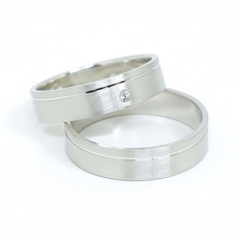 Aliança de Namoro de Prata 950 Reta com Friso e Zircônia 8,0mm