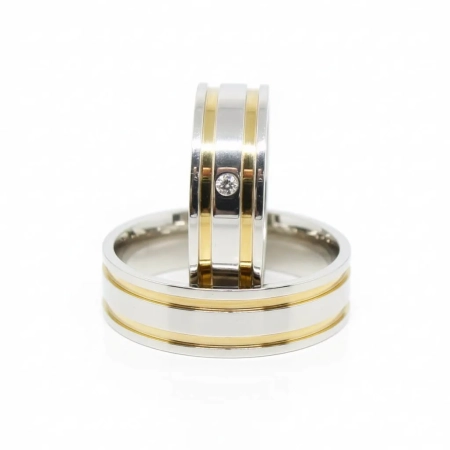 Aliança de Namoro Prata com Filetes de Ouro e Zircônia Reta e Anatômica 6mm - LSR Joias - Joalheria Artesanal Mineira