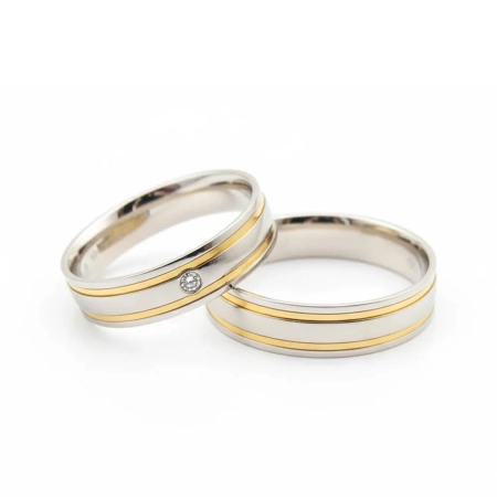 Aliança de Namoro Prata com Filetes de Ouro e Reta com Zircônia 5mm - LSR Joias - Joalheria Artesanal Mineira