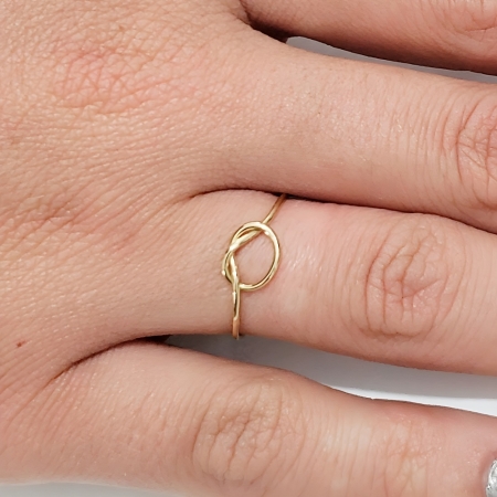 Anel de Ouro 18k Nó Eterno - Anel de Ouro Feminino Exclusivo LSR Joias - Joalheria Artesanal