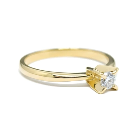 Anel Solitário de Ouro 18k com Garras Grossas e Brilhante 10 Pontos