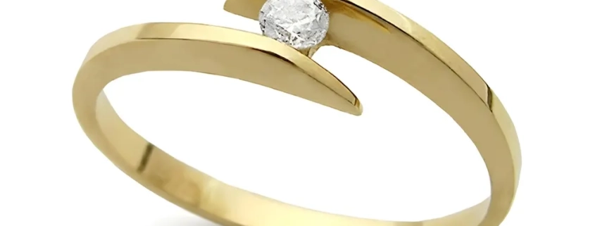 Anel Solitário de Ouro 18k com Brilhante Suspenso 10 pontos